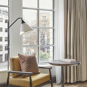 Suite executive